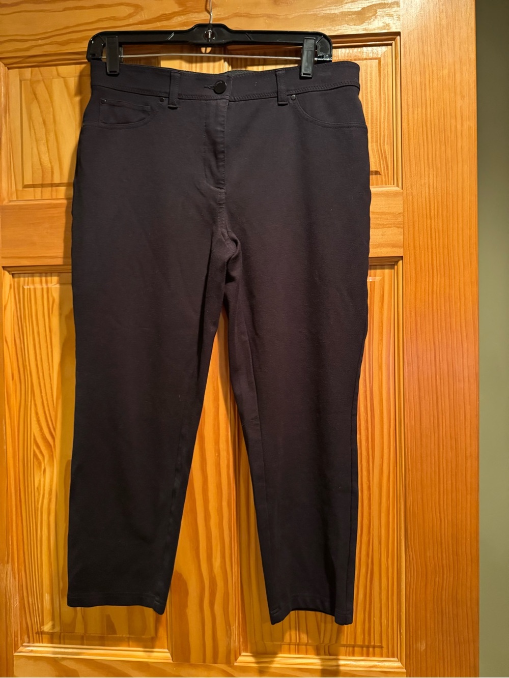 Chico’s So Slimming Women's Size 00/ Size 2 Black Stretch Crop Pants